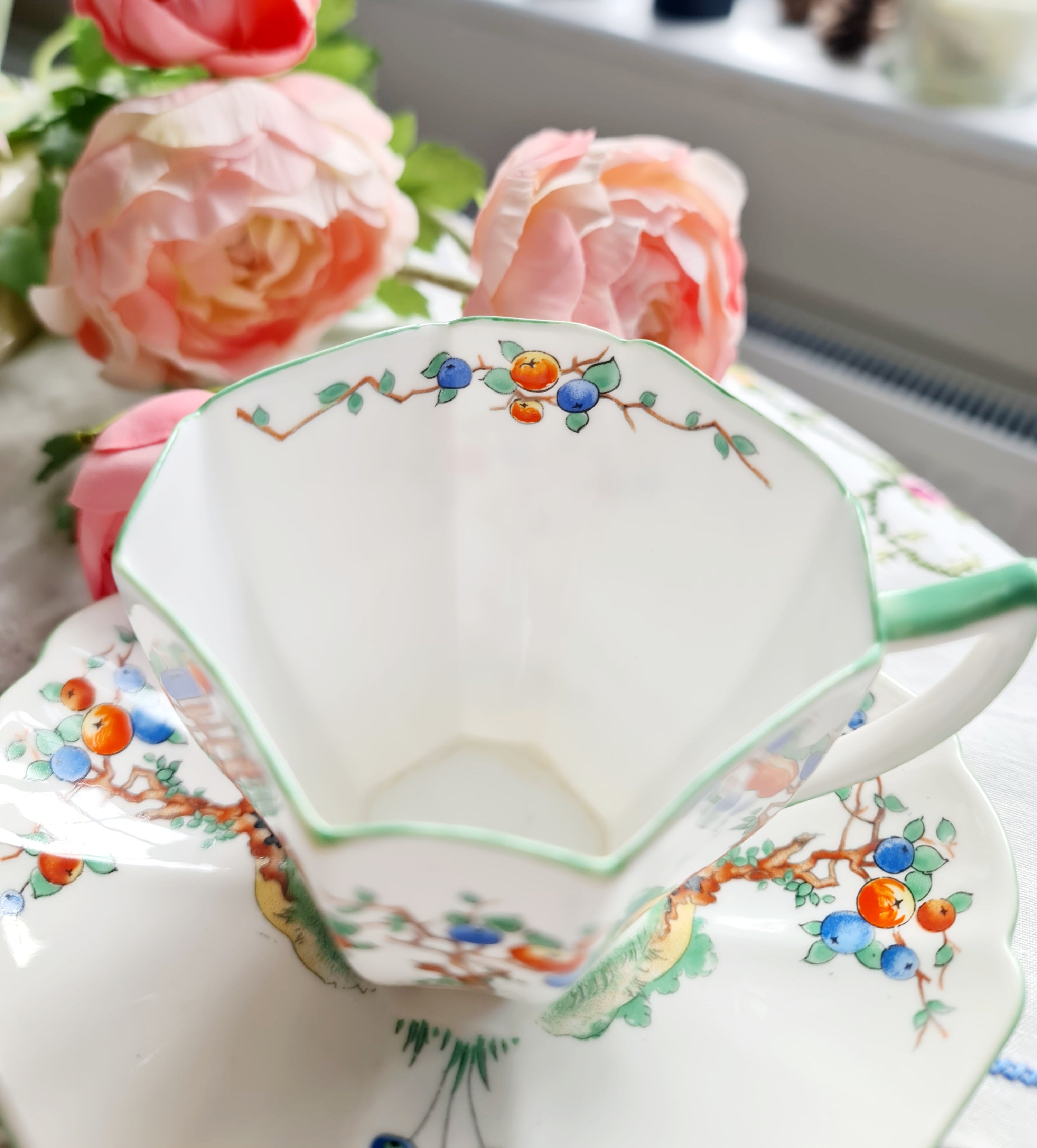 Shelley Queen Anne shape "Crabtree" pattern 11651