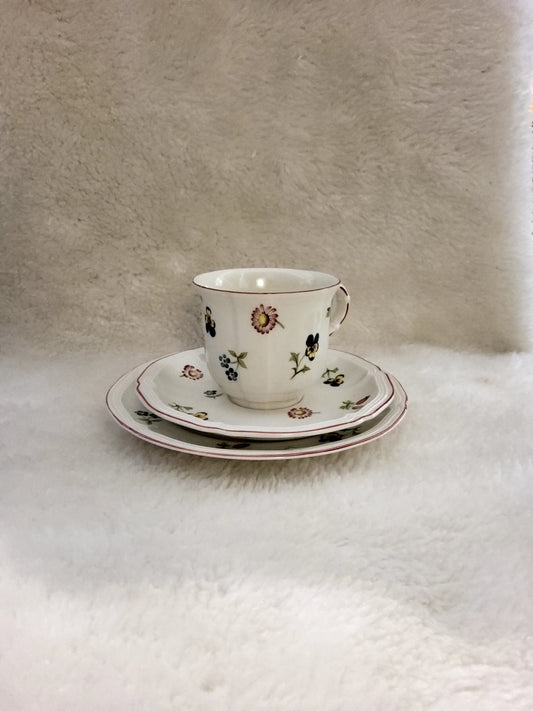 Villeroy & Boch Petit Fleur Tea Cup & Saucers