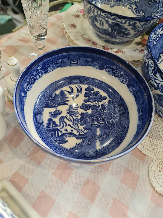 Antique c1896-1902 Doulton Burslem Flow Blue Willow Pattern Bowl - 20cm diam.
