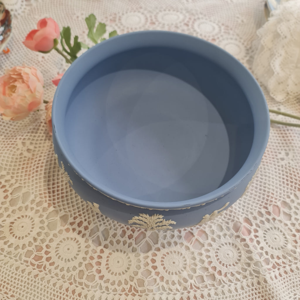 Wedgwood Jasperware big bowl with foot