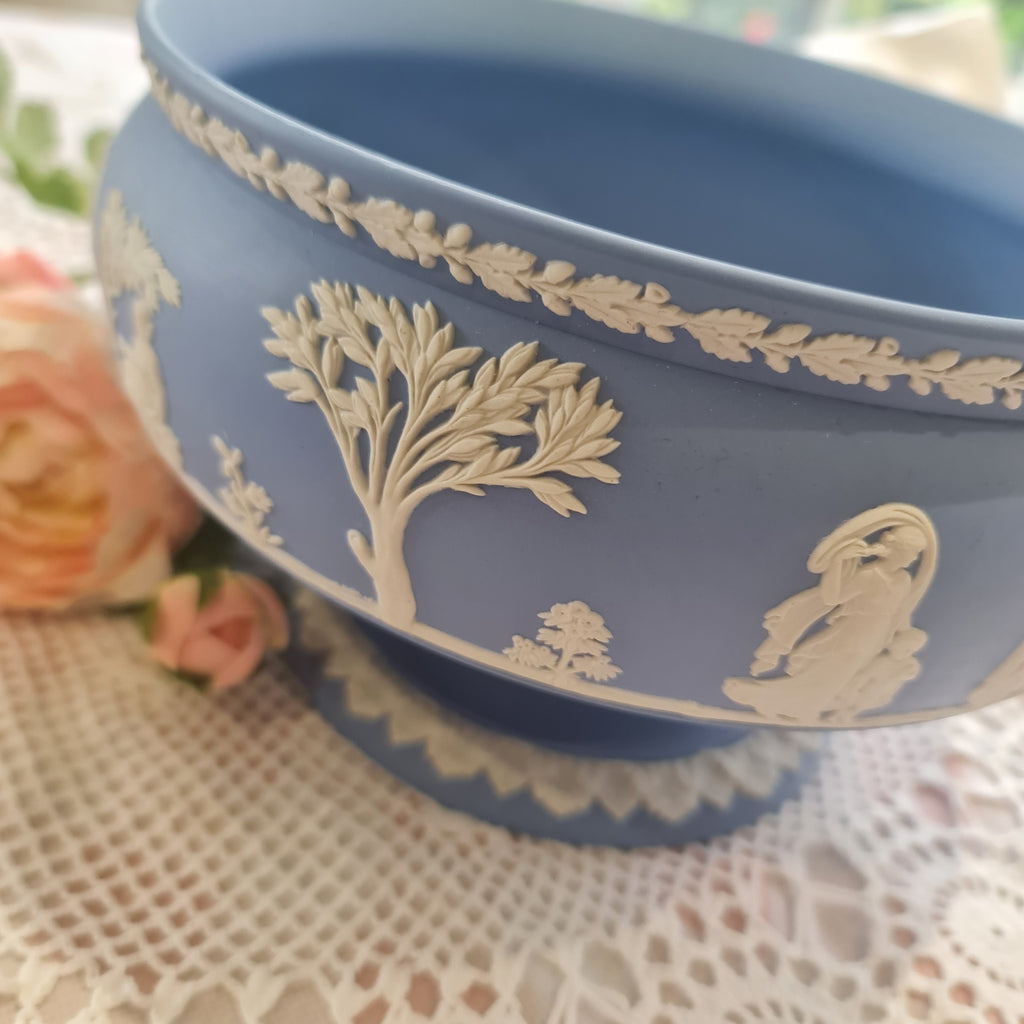 Wedgwood Jasperware big bowl with foot