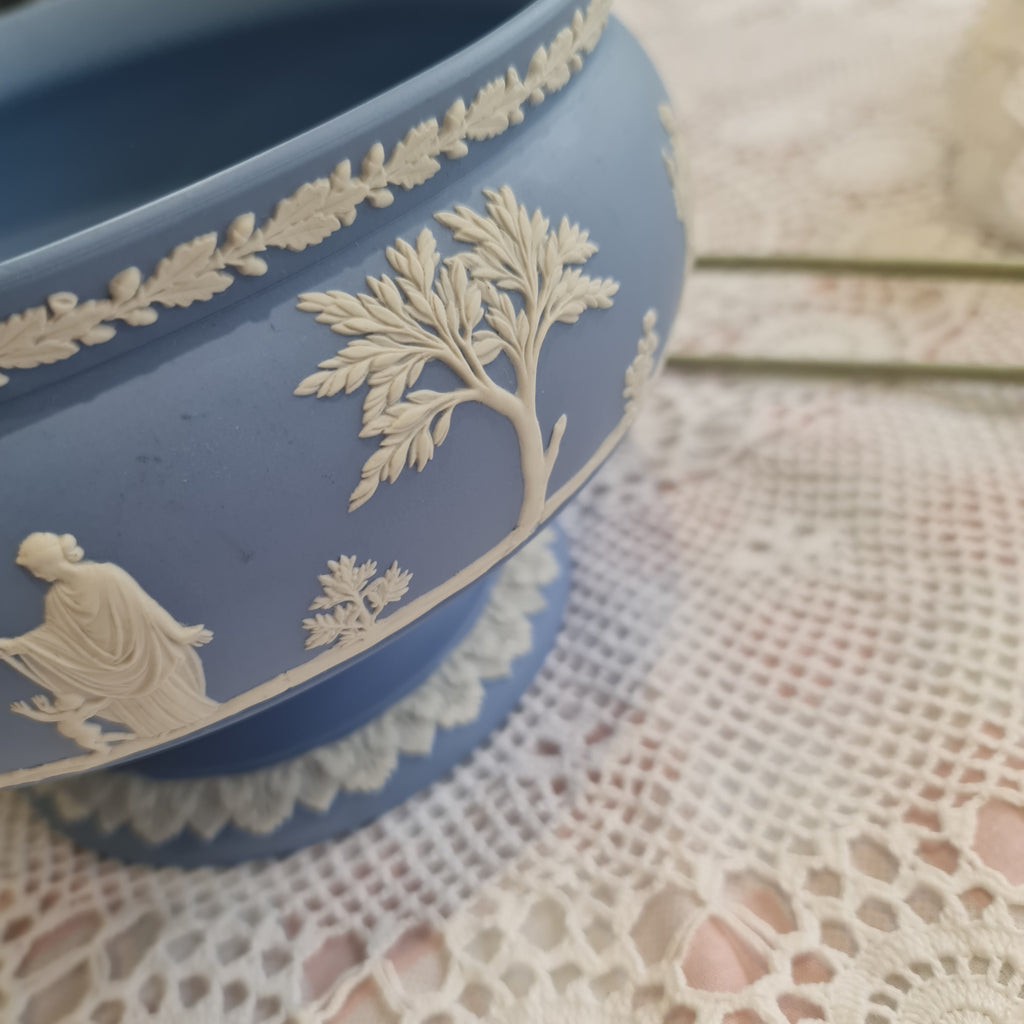 Wedgwood Jasperware big bowl with foot