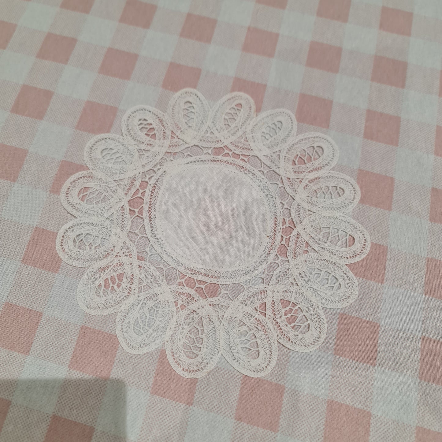 Vintage lace placemat x 6