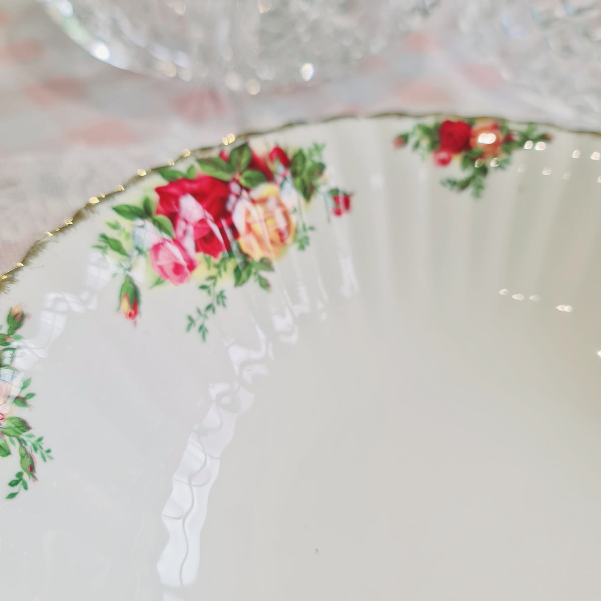 Royal Albert old Country Rose big serving Bowl