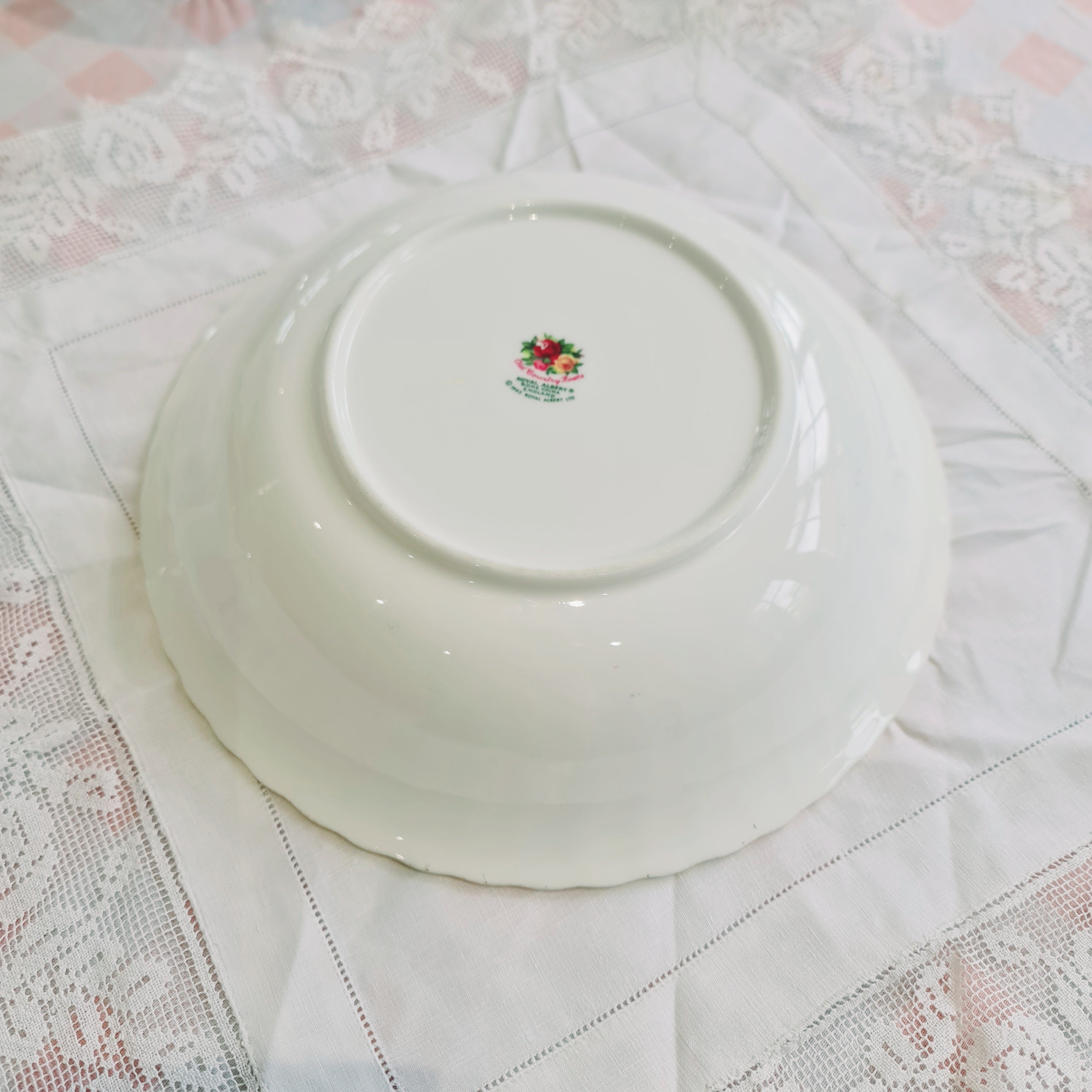 Royal Albert old Country Rose big serving Bowl