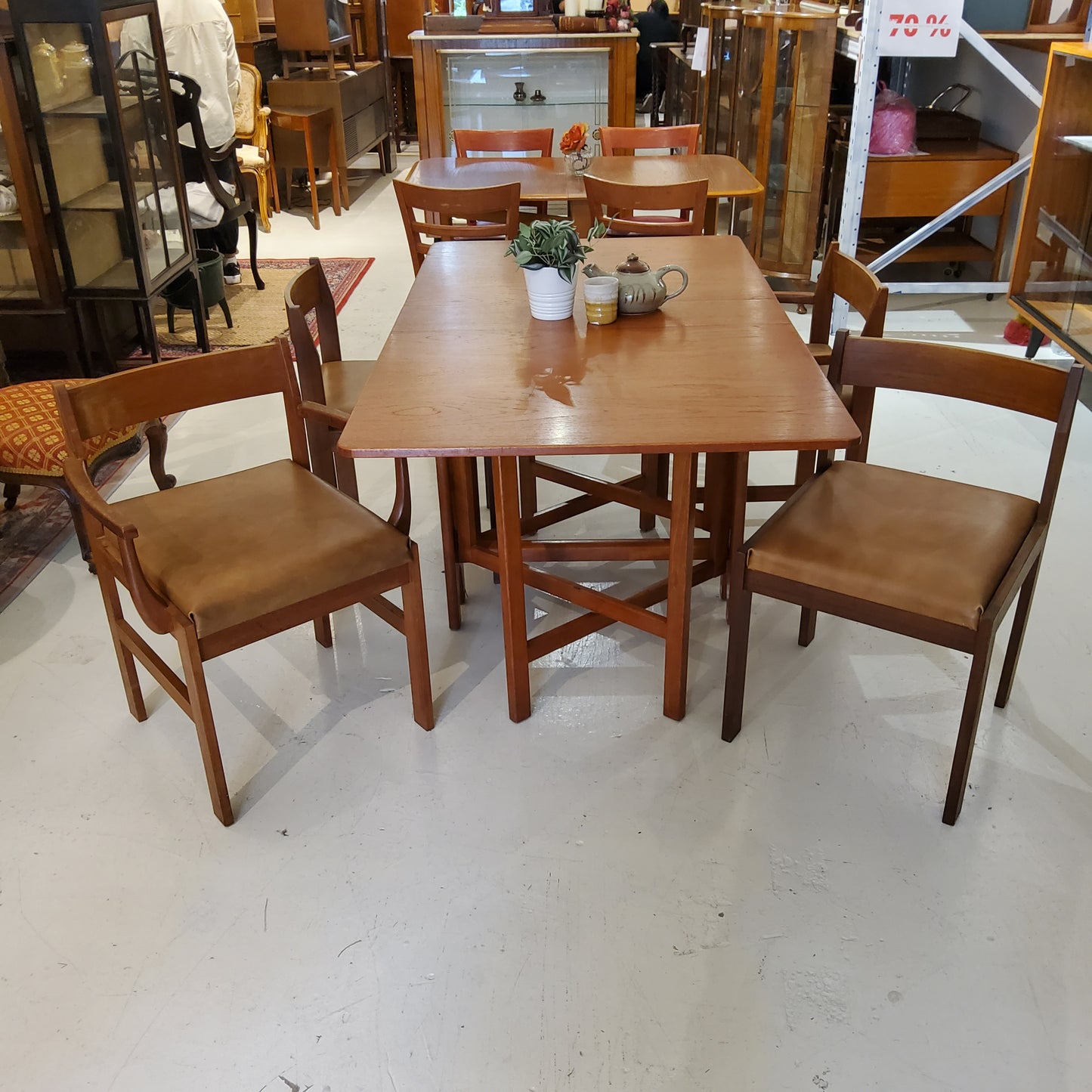 Mid-century dinning table