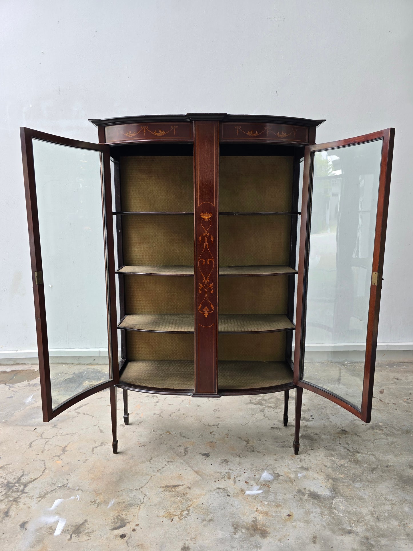 ANTIQUE INLAID MAHOGANY DISPLAY CABINET IN CLEAN AND SOLID CONDITION