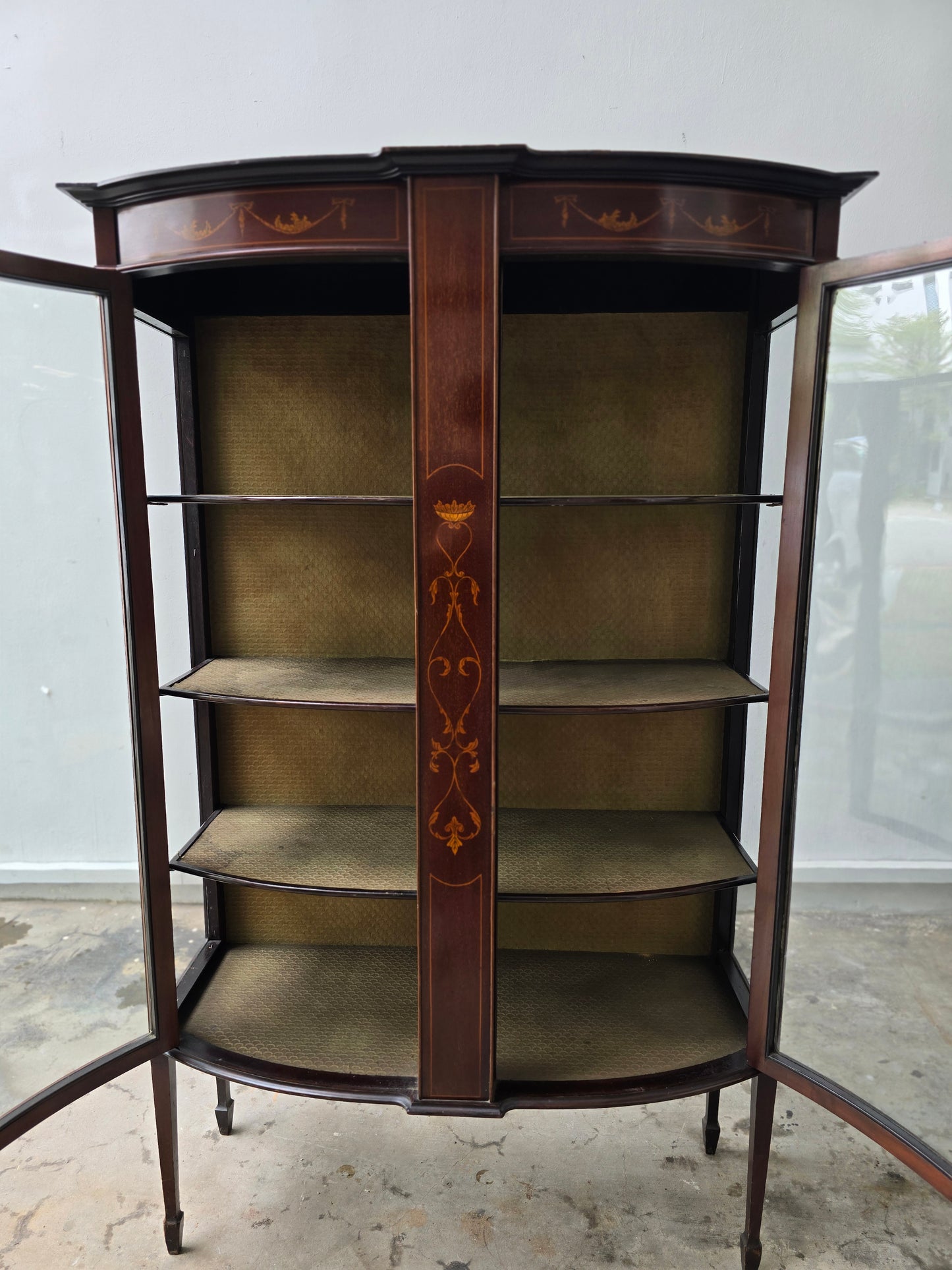 ANTIQUE INLAID MAHOGANY DISPLAY CABINET IN CLEAN AND SOLID CONDITION