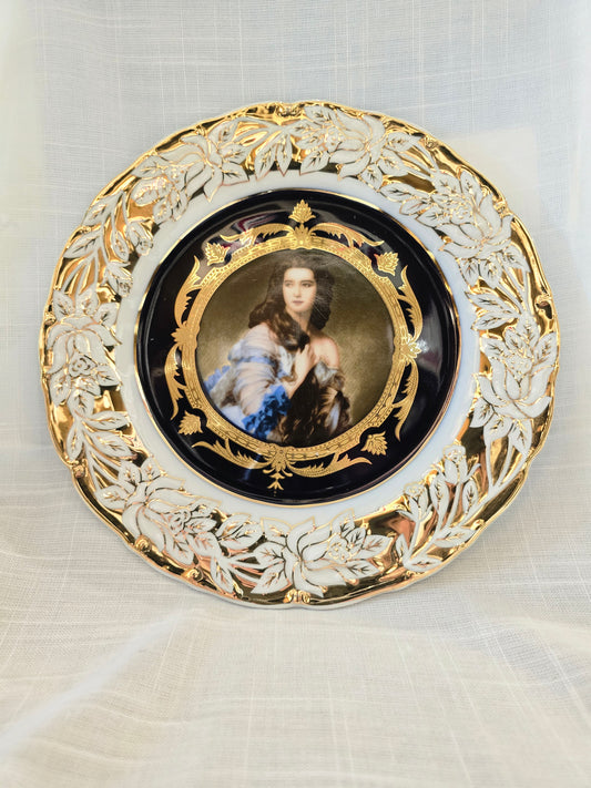 Haas and Czjzek a very elegant big serving plate 26cm in the secessionist style, ca. 1900-1910, Original Cobalt