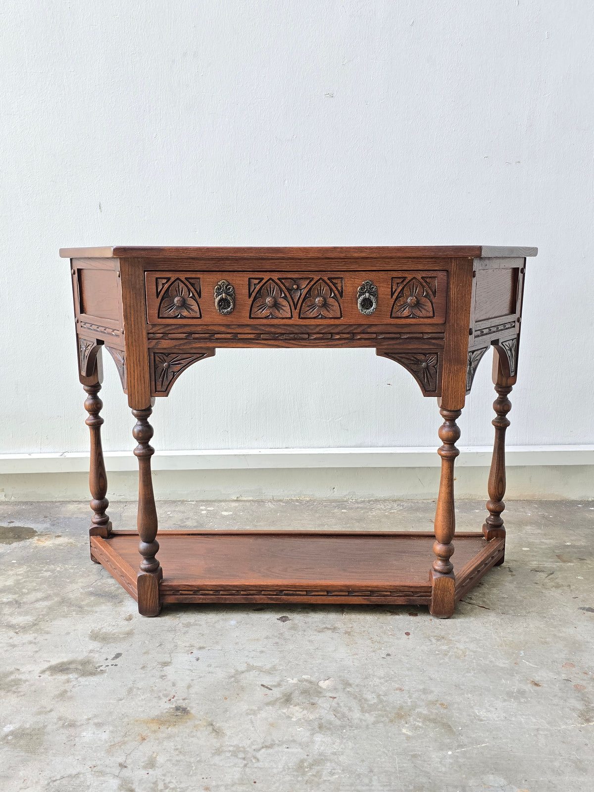 Fantastic Quality Carved Oak Old Charm Console/hall Table