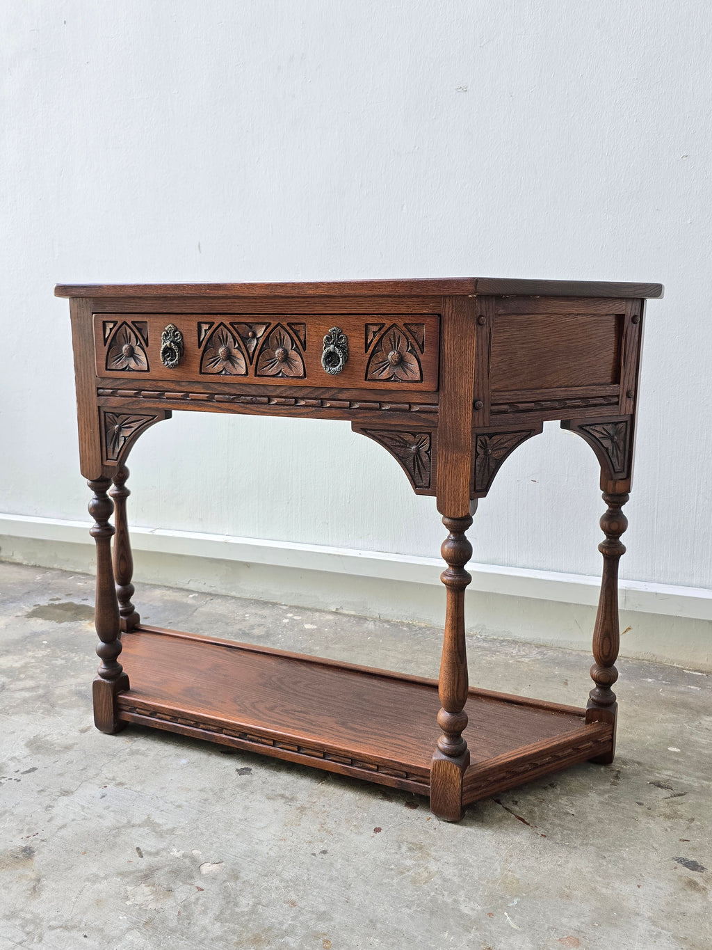 Fantastic Quality Carved Oak Old Charm Console/hall Table