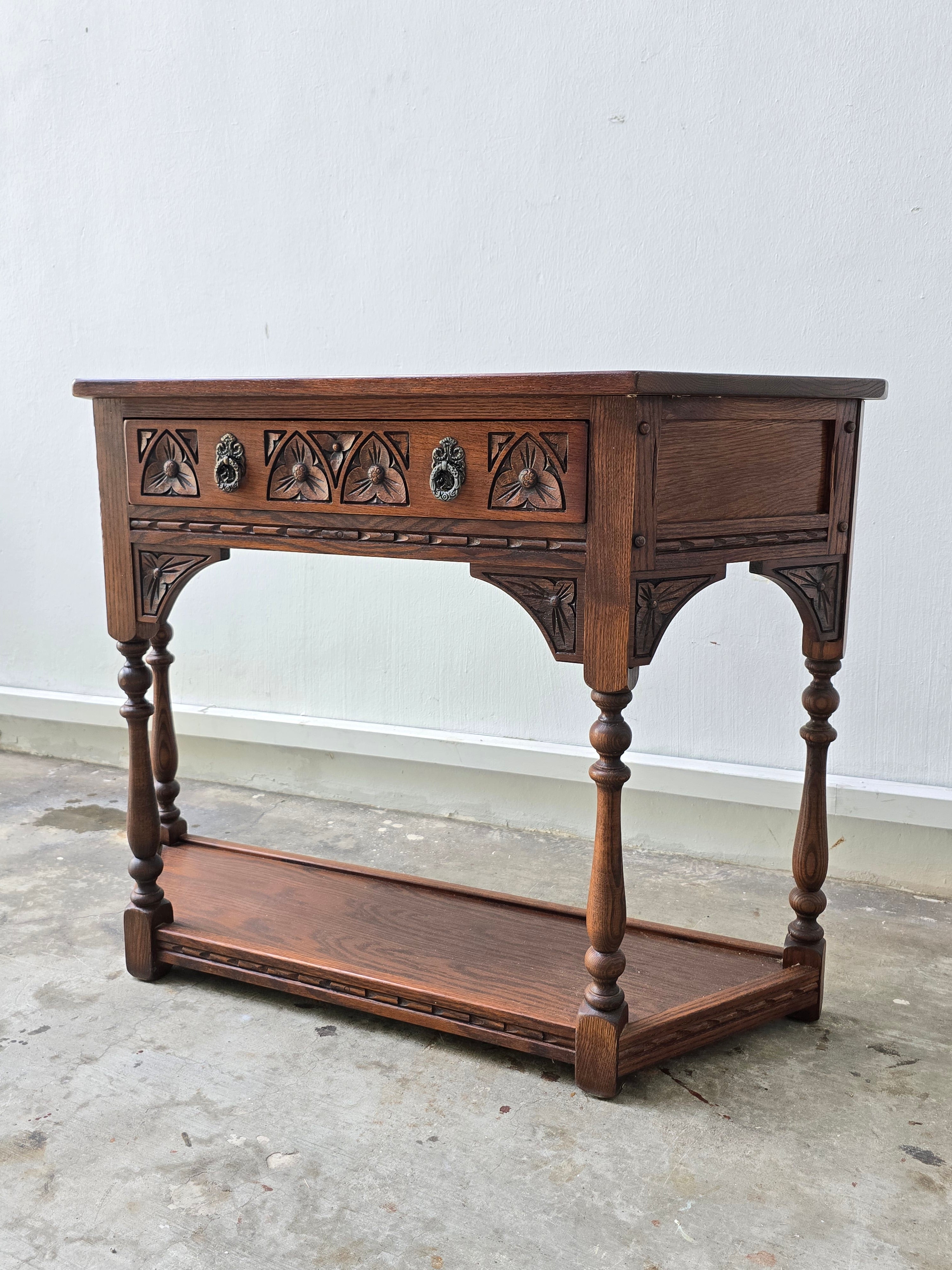 Fantastic Quality Carved Oak Old Charm Console/hall Table