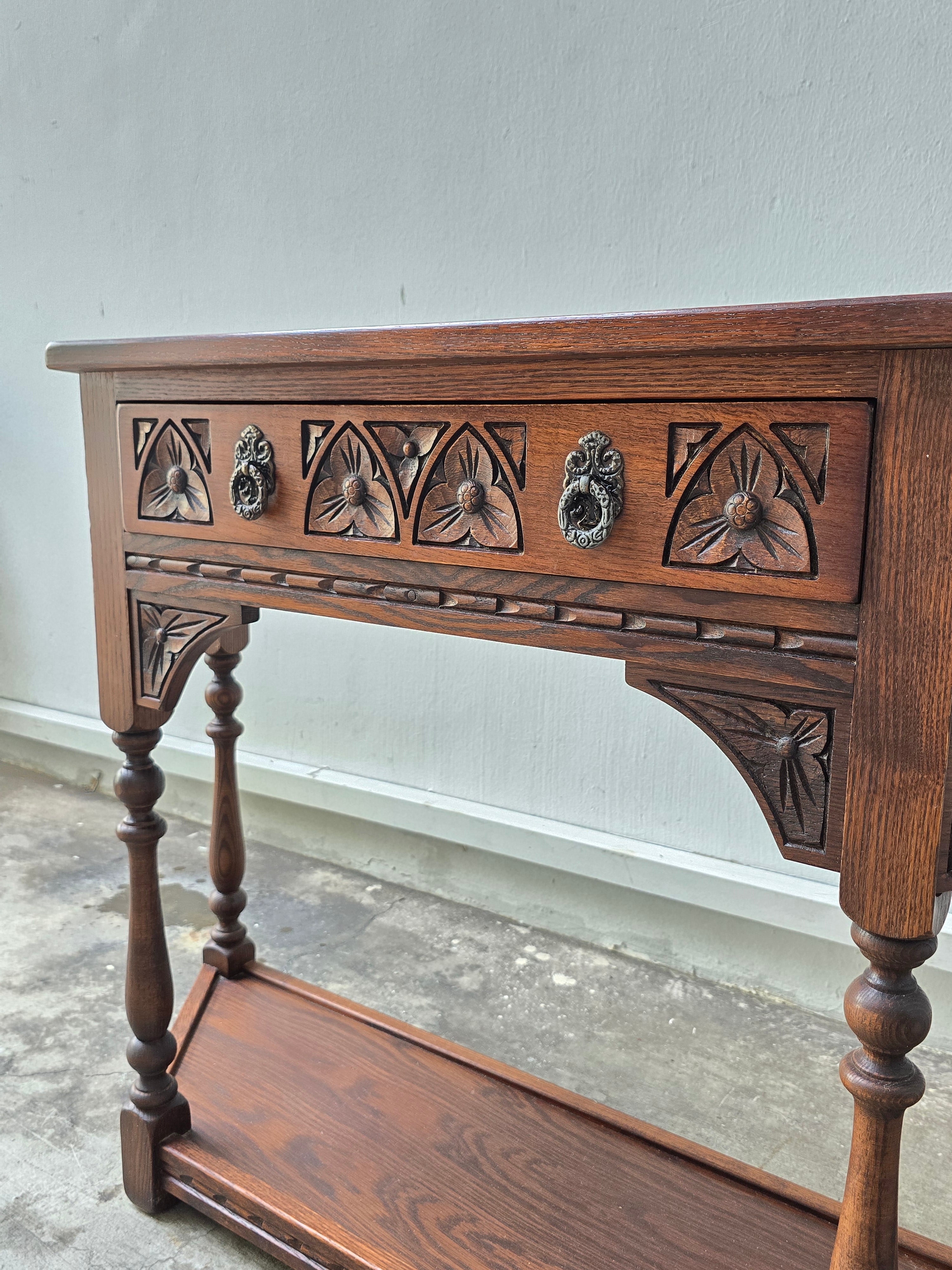 Fantastic Quality Carved Oak Old Charm Console/hall Table