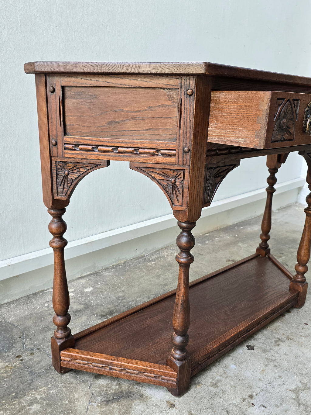 Fantastic Quality Carved Oak Old Charm Console/hall Table