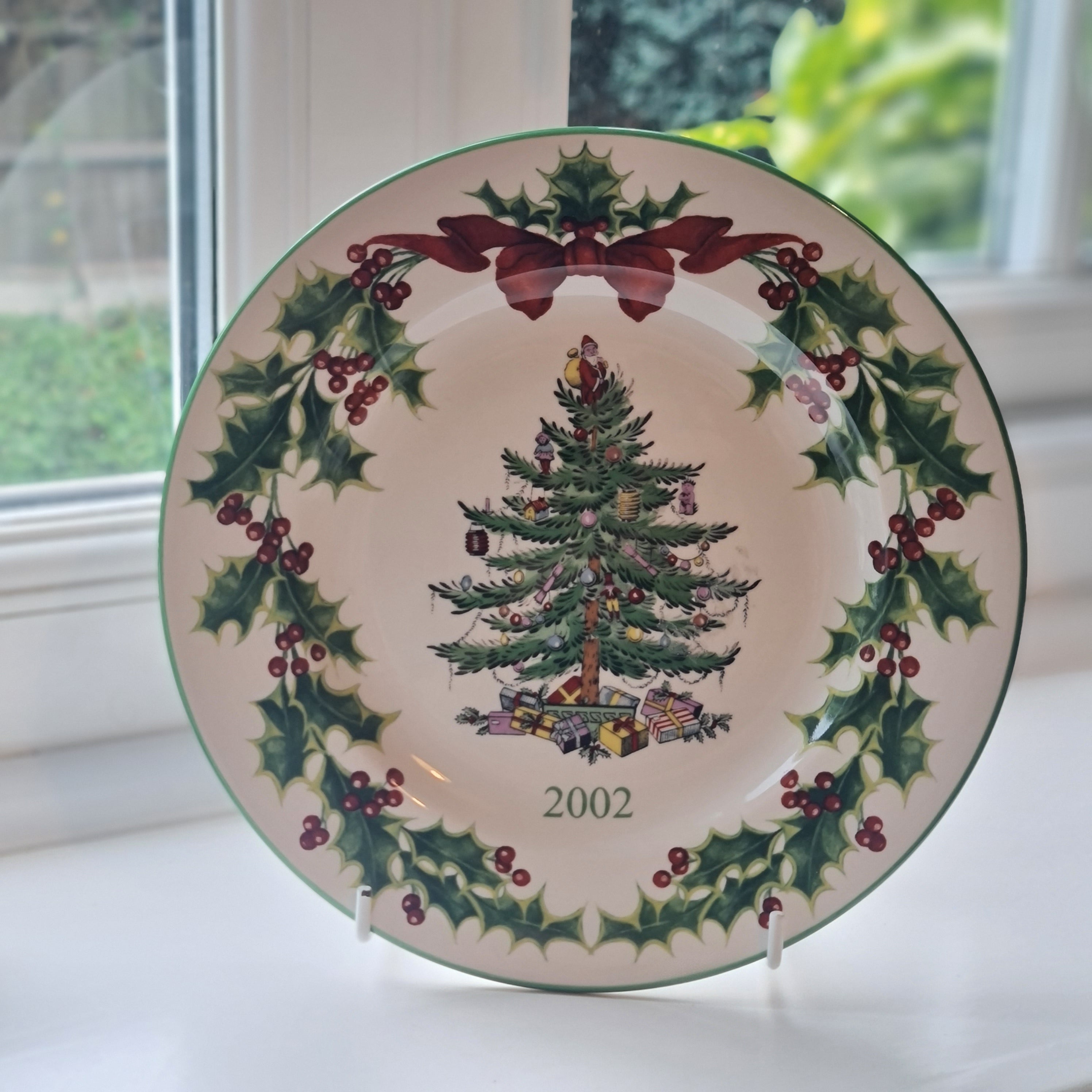 Vintage Christmas Collector Decorative Plate