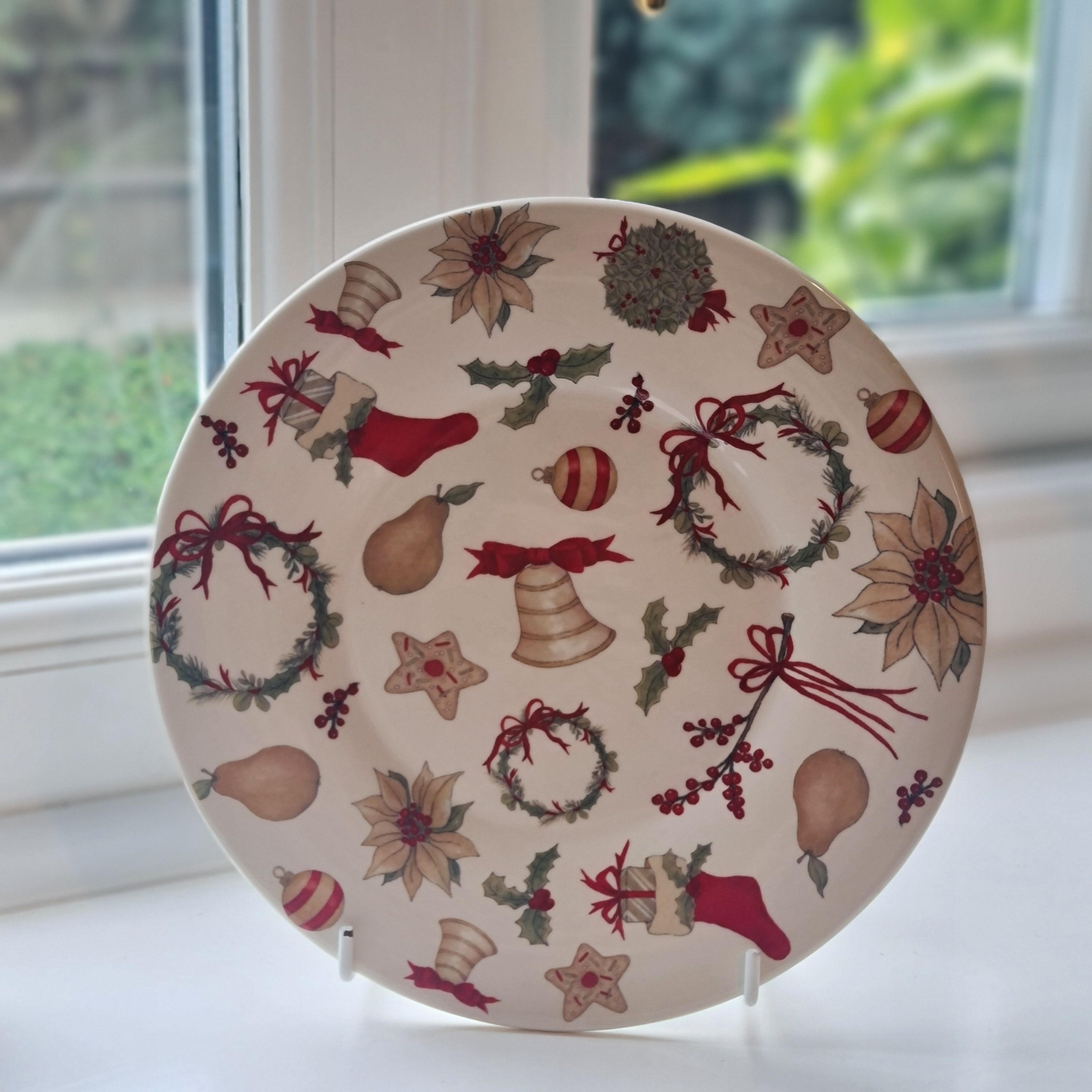 Vintage Christmas Collector Decorative Plate