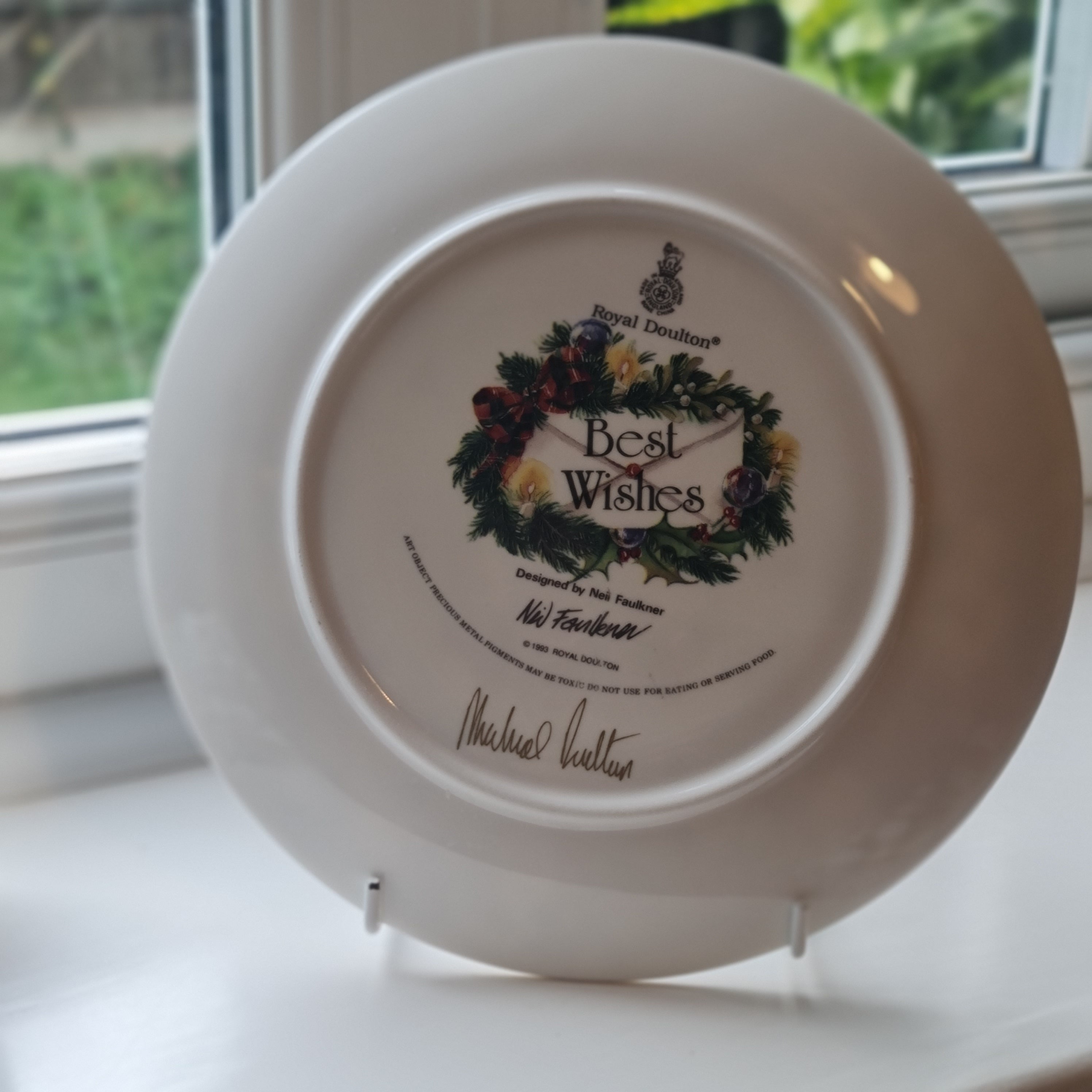 Vintage Christmas Collector Decorative Plate