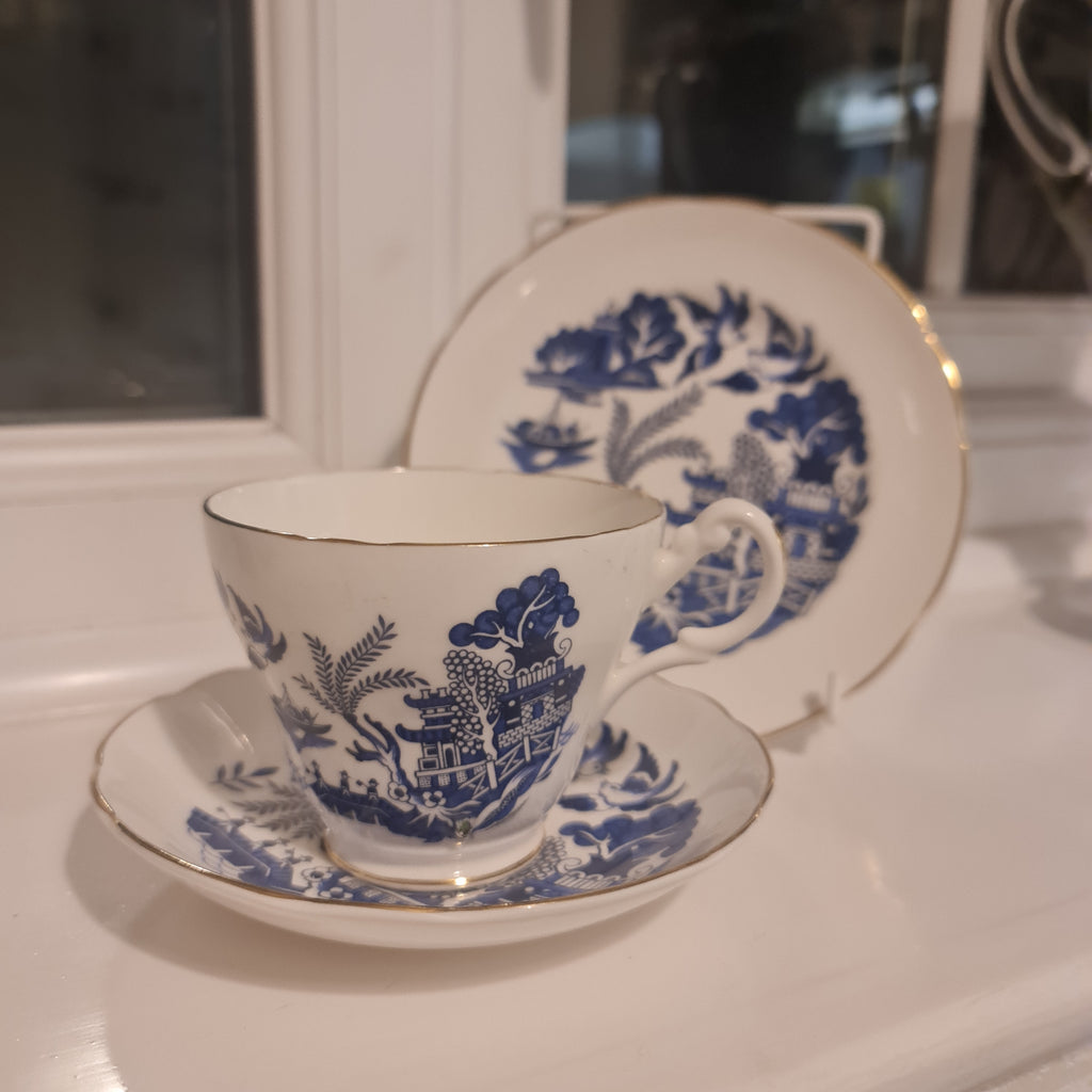 Royal Stuart vintage blue will tea set