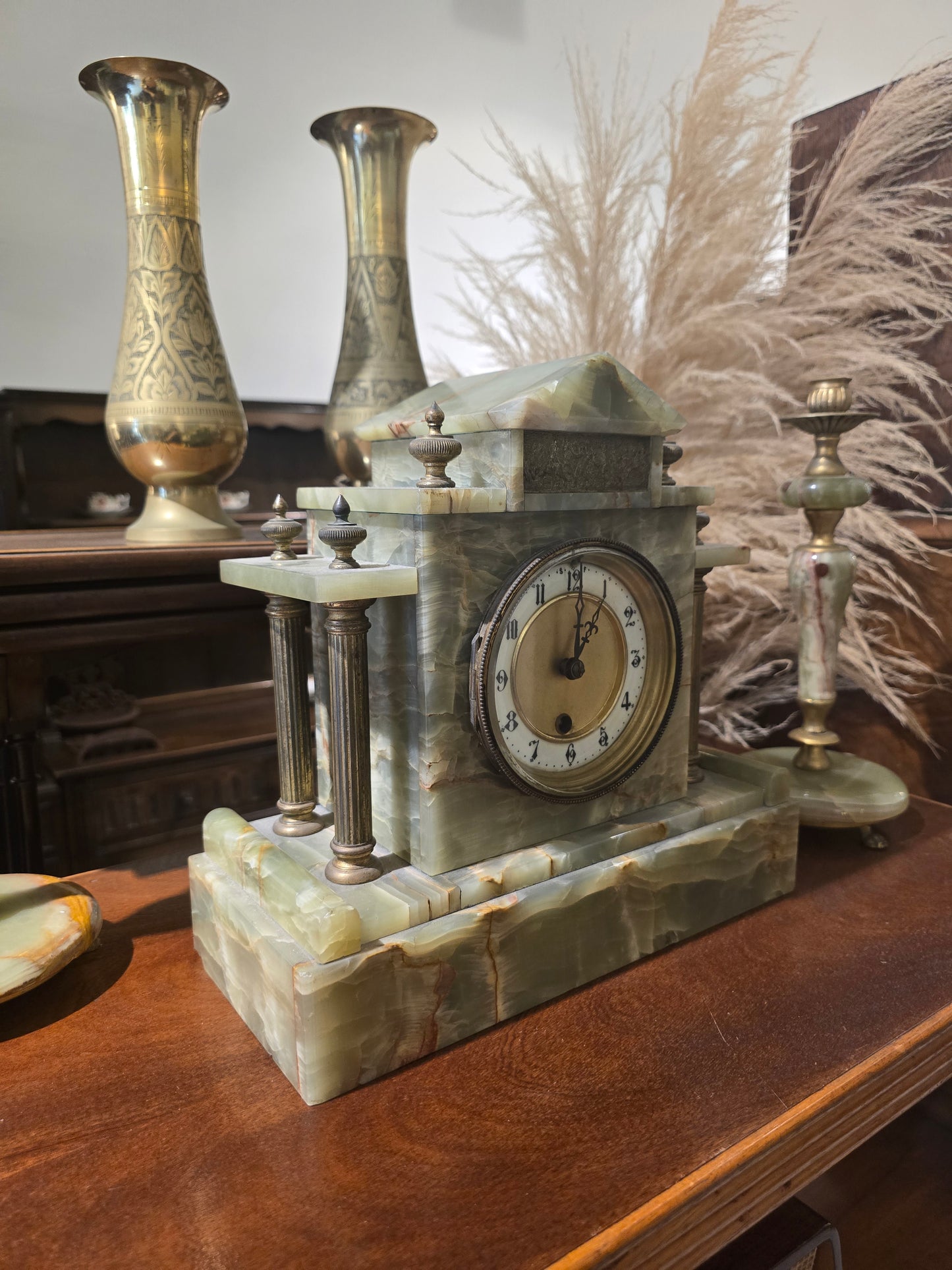 Vintage Green Onyx Mantel Clock – Neoclassical Design