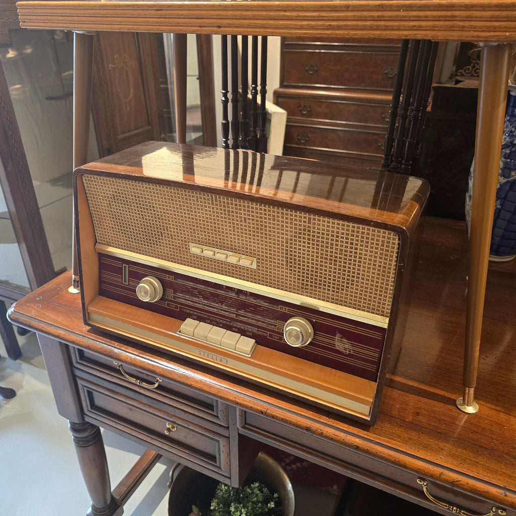 Stella Vintage Tube Radio