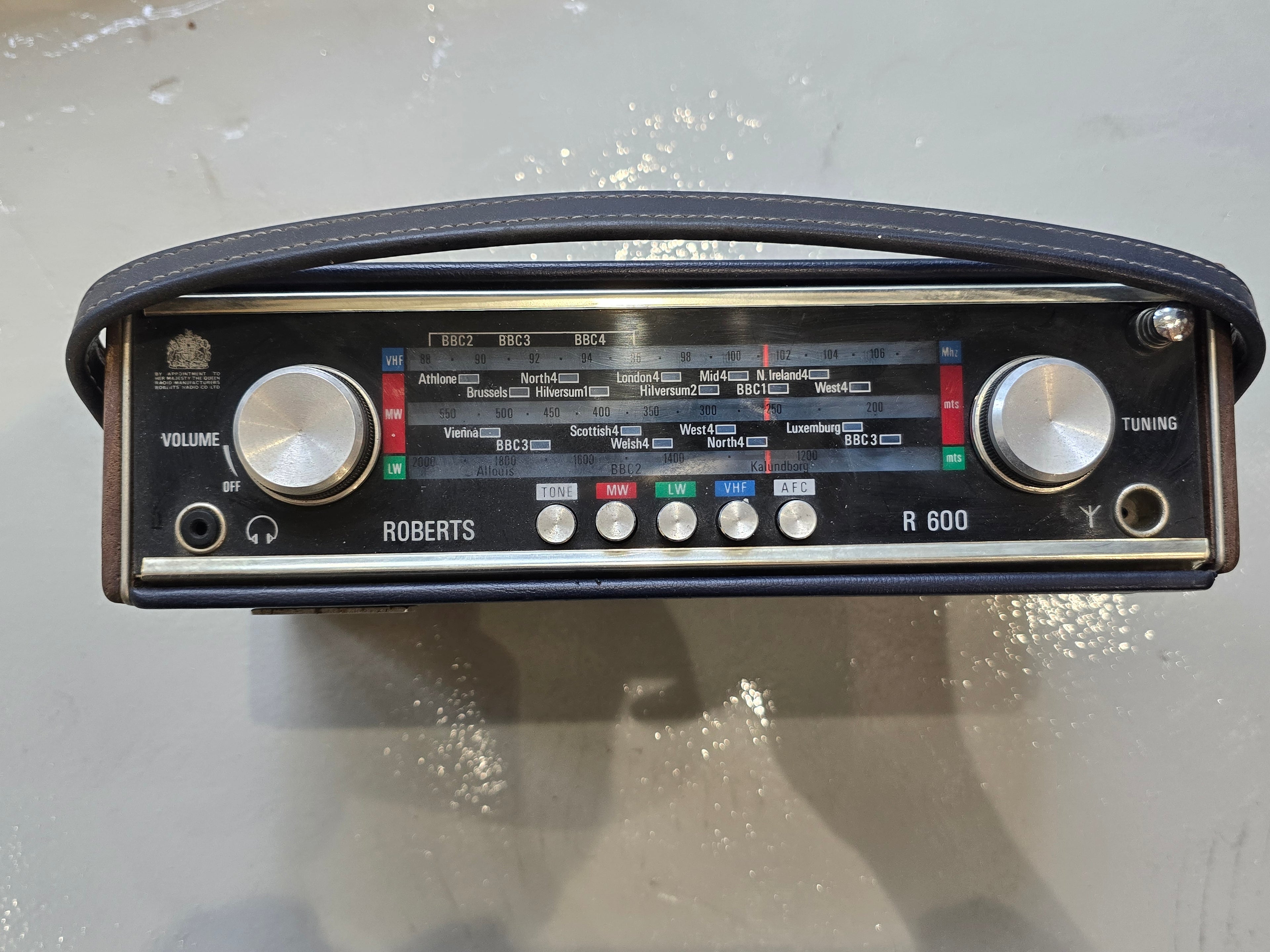 Roberts R600 Transistor Radio – 1960s Vintage Classic