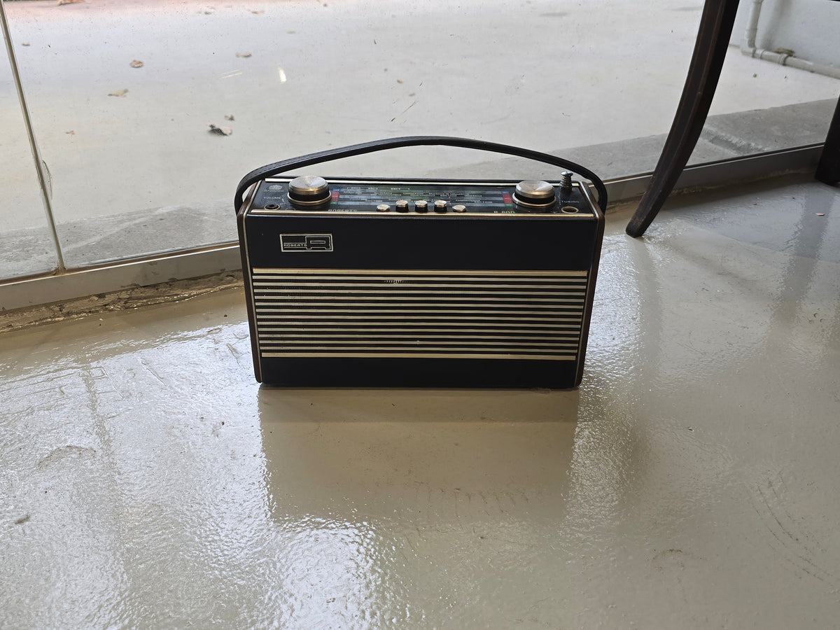 Roberts R600 Transistor Radio – 1960s Vintage Classic