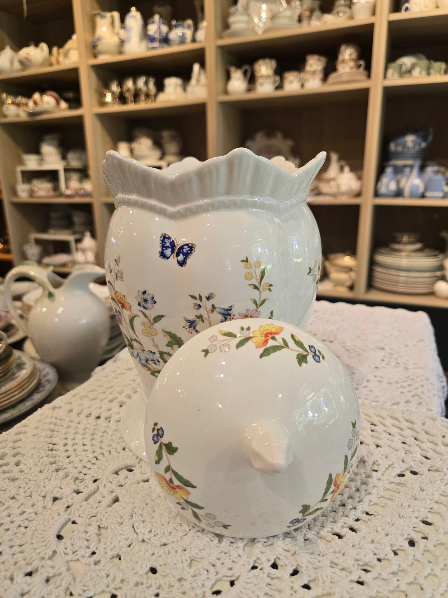 Aynsley "Cottage Garden" Ginger Pot