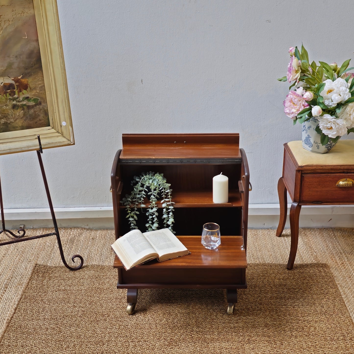 Portable writing table