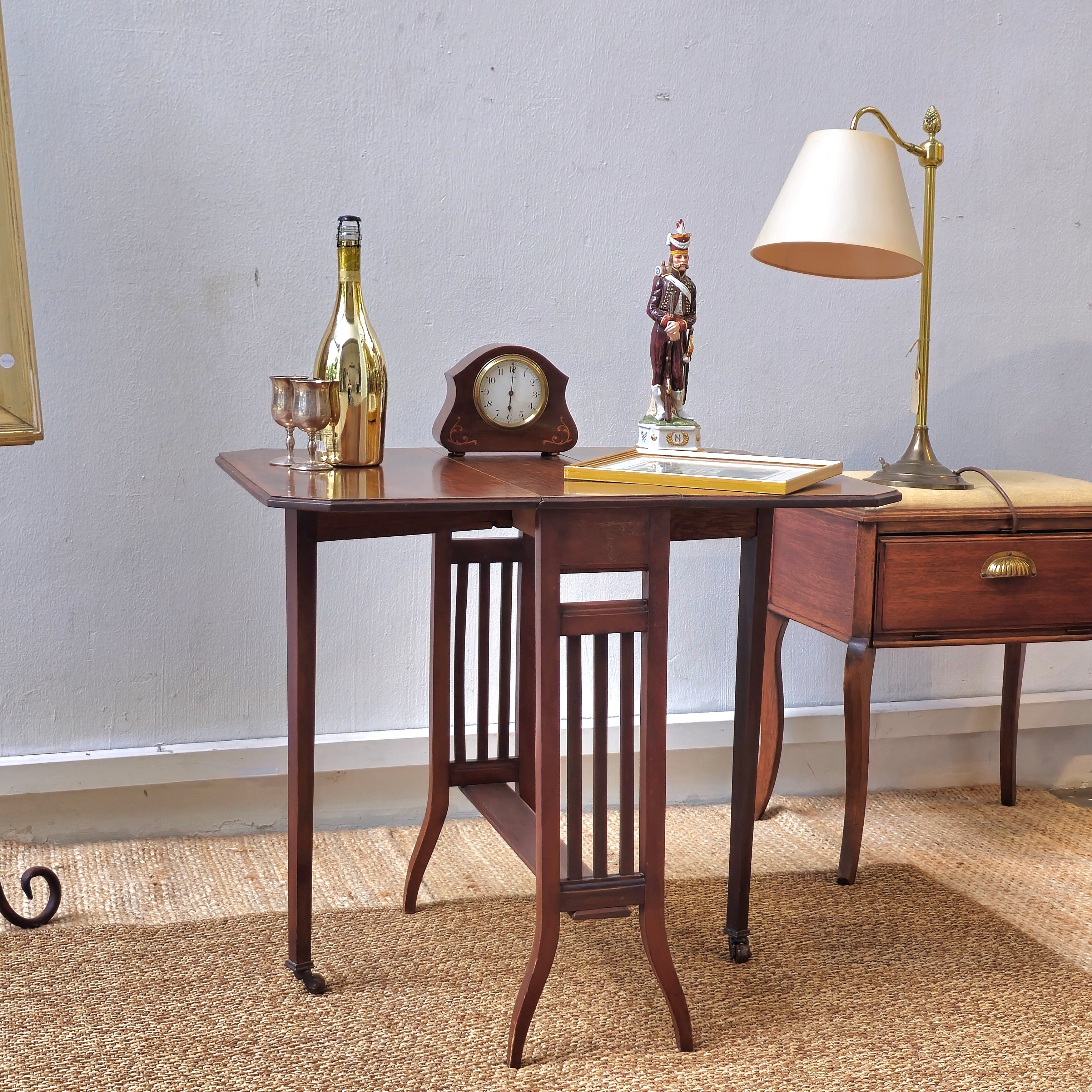 Antique Edwardian quality inlaid mahogany Sutherland table  49 cm