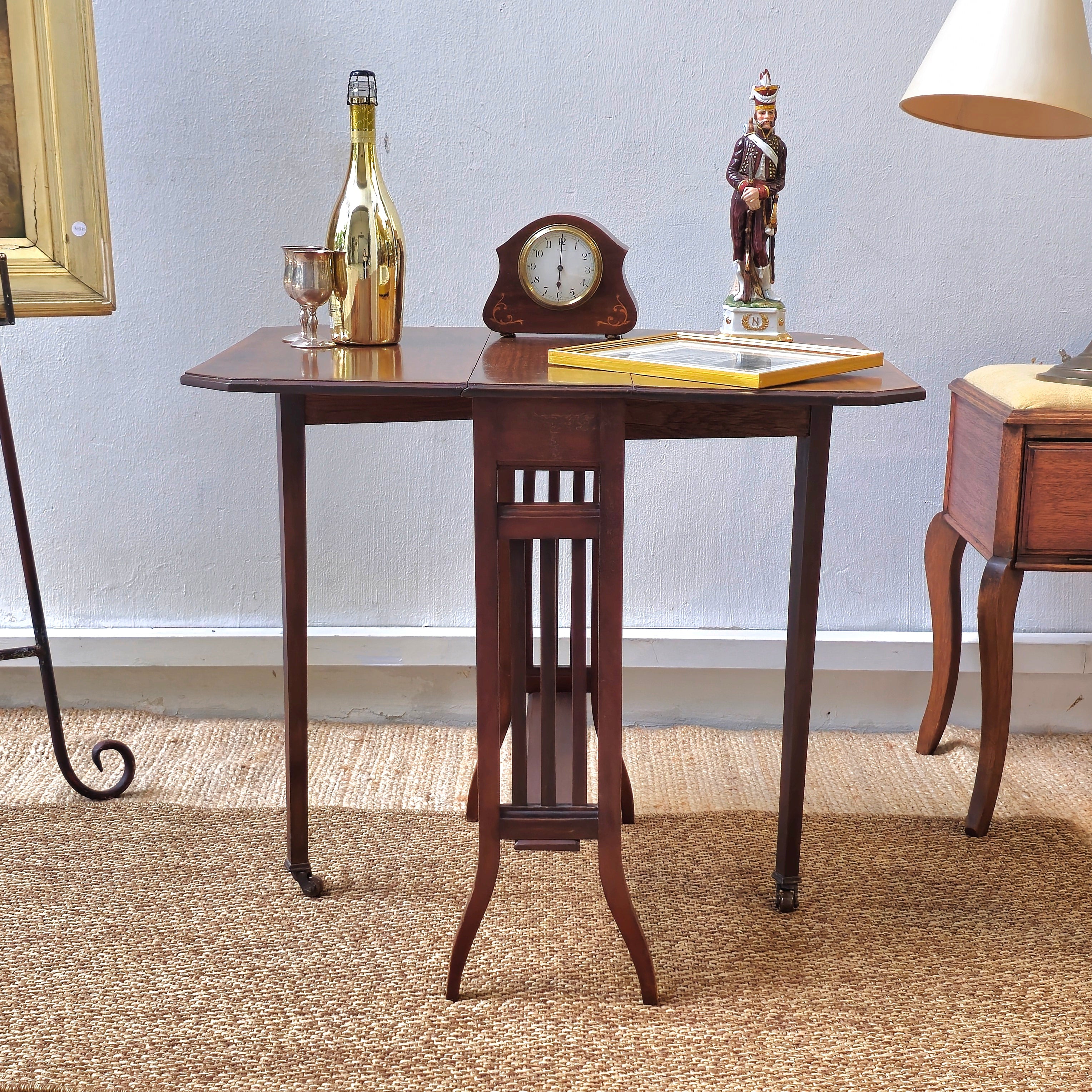 Antique Edwardian quality inlaid mahogany Sutherland table  49 cm