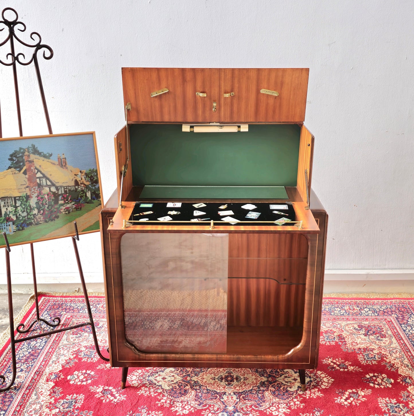 MID 20TH CENTURY WALNUT COCKTAIL CABINET