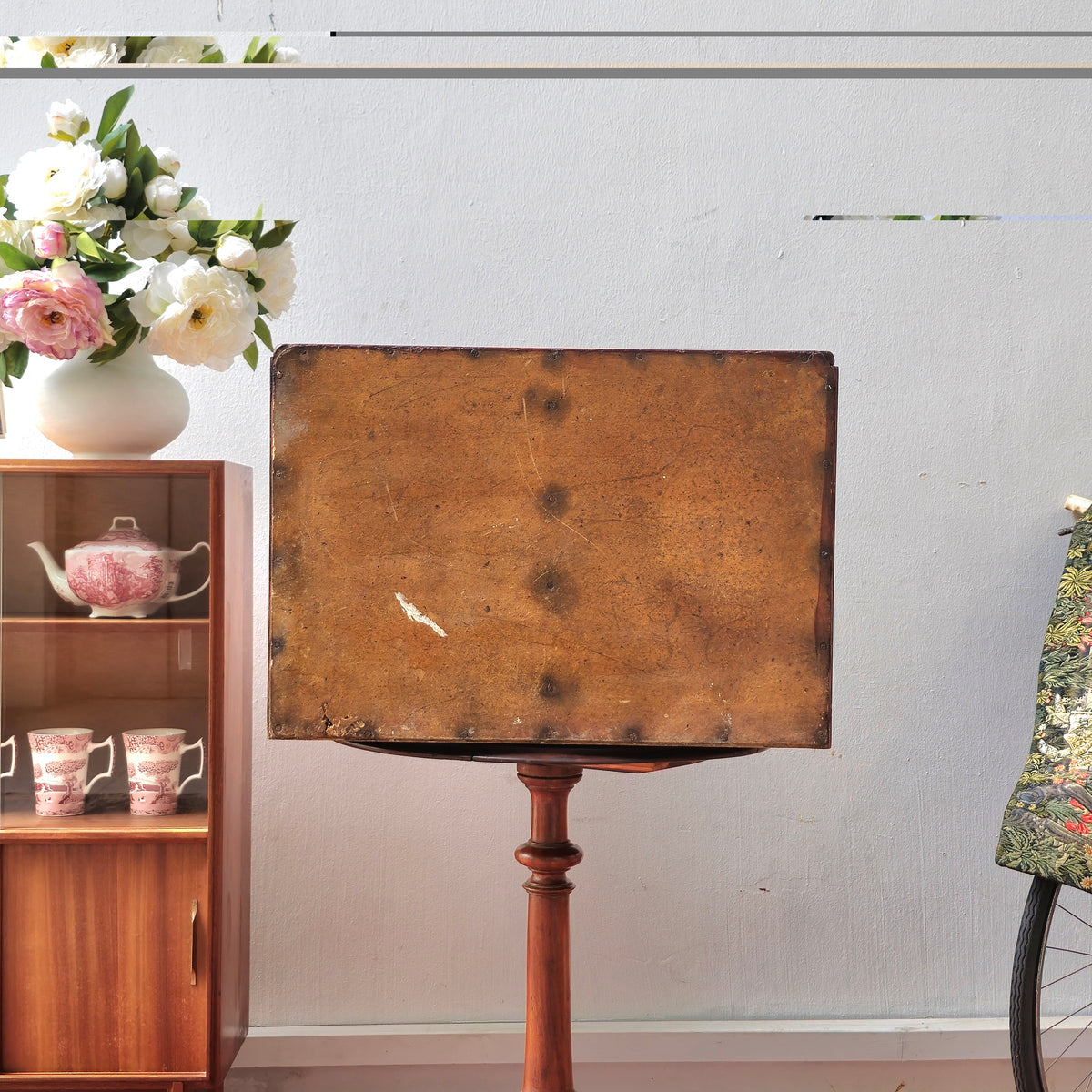 Vintage Solid Wood Apothecary-Style Chest with 4 Drawers