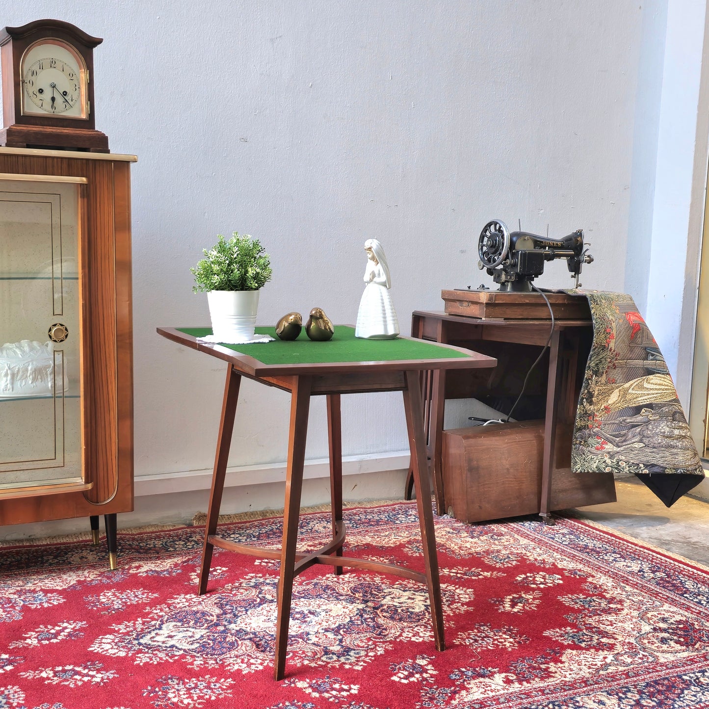 Edwardian crossbanded mahogany rectangular fold over card table