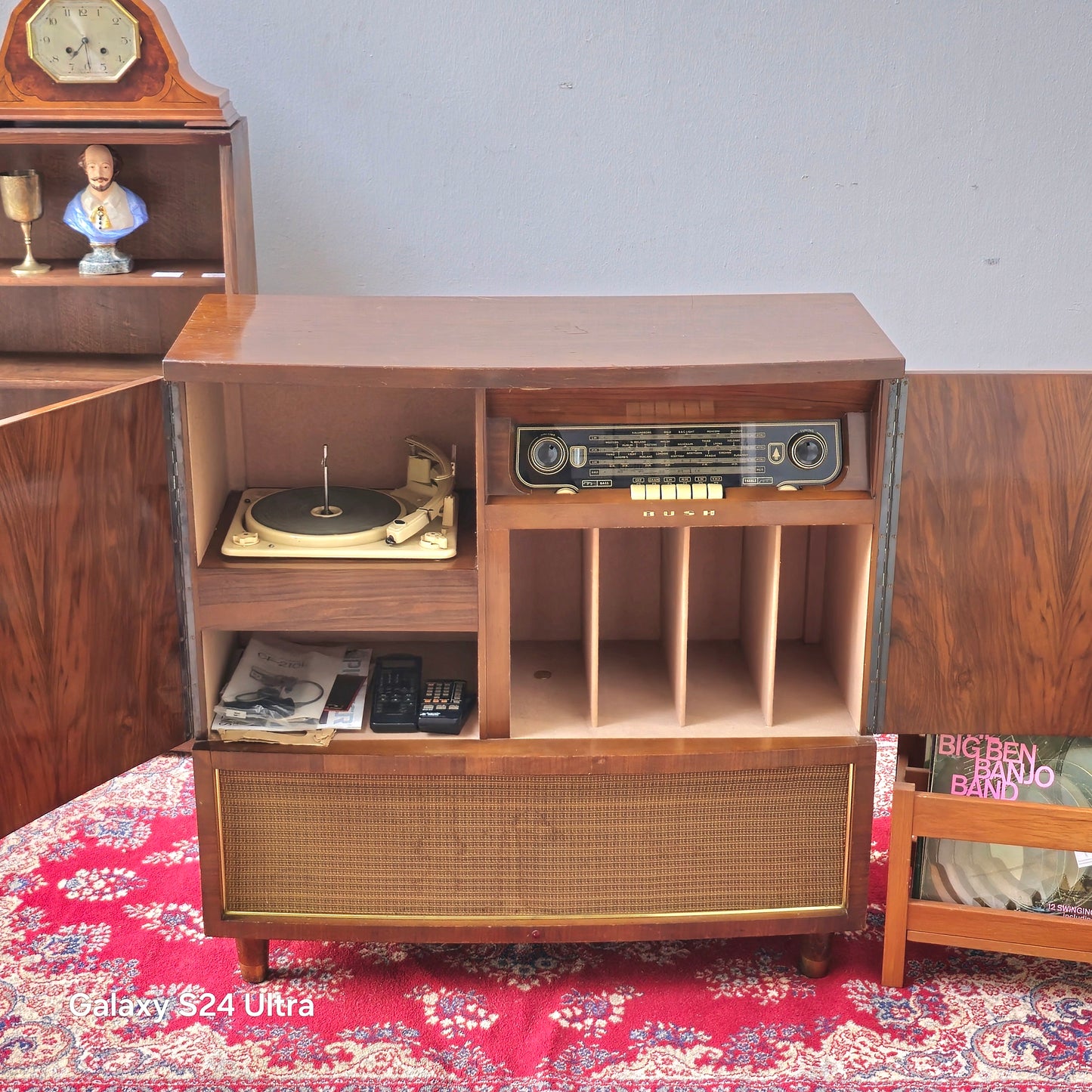 Mid-Century Modern Radiogram Cabinet – Turntable, Radio & Vinyl Storage Unit (c. 1960s)