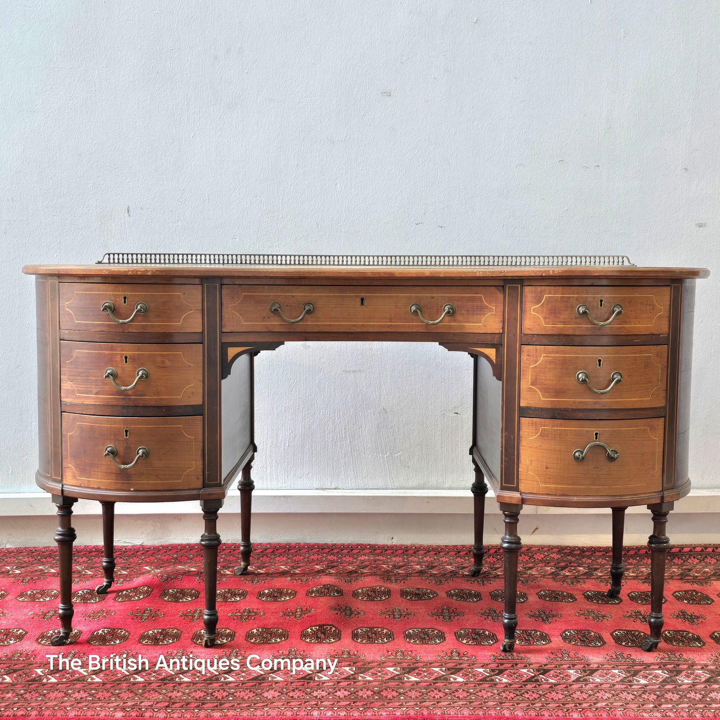 Antique Edwardian Kidney-Shaped Inlaid Desk with Green Leather Top