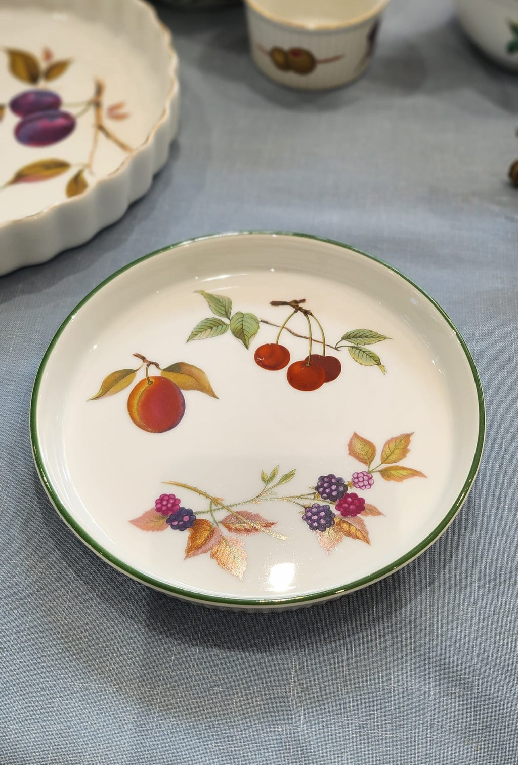 Royal Worcester Evesham Vale small pie dish 19cm