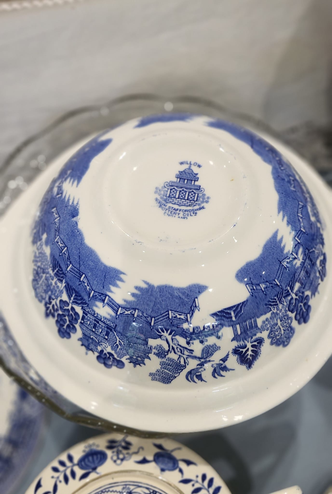 Crown Staffordshire Willow Blue and white tureen 26 x 15 cm