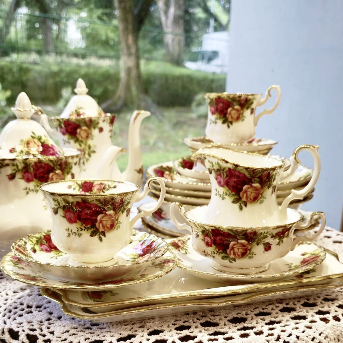 Royal Albert Old Country Roses Vintage Tea set