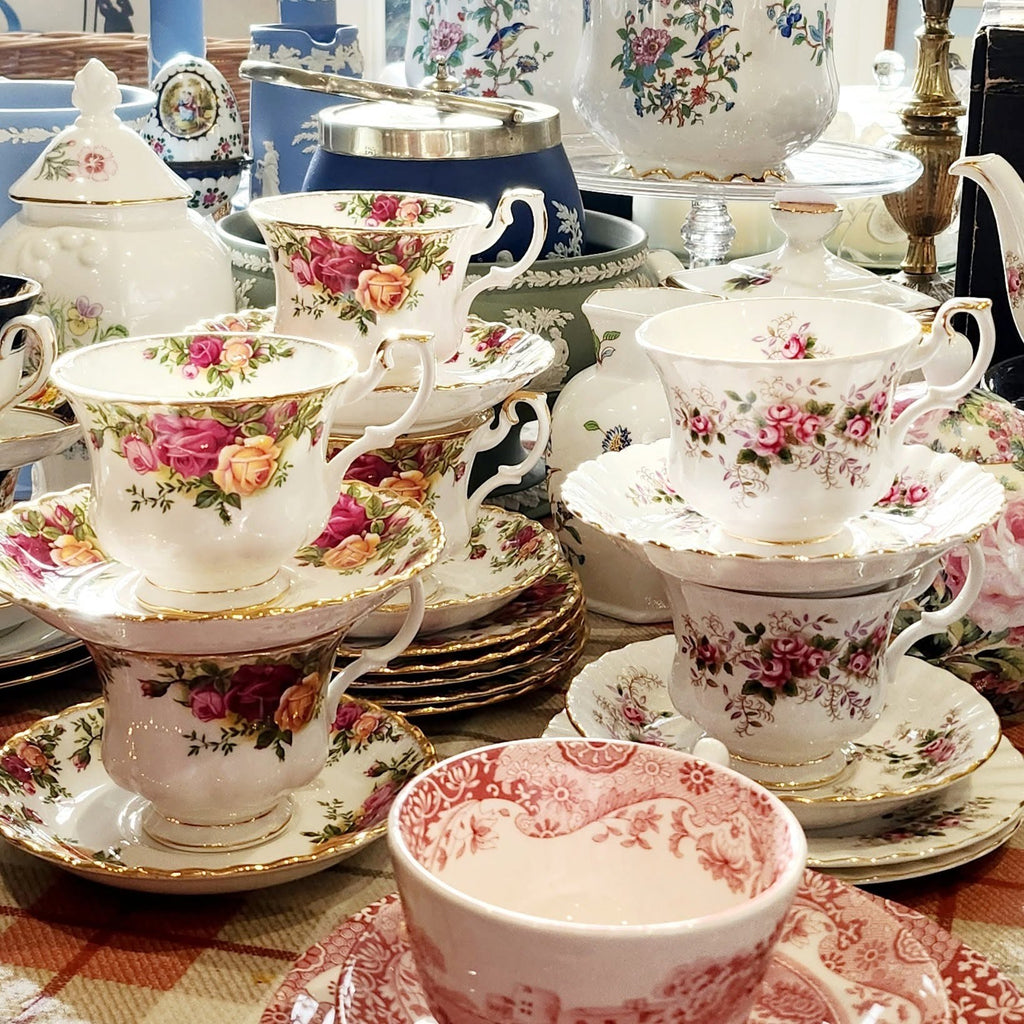 Royal Albert Old Country Roses Vintage Tea set