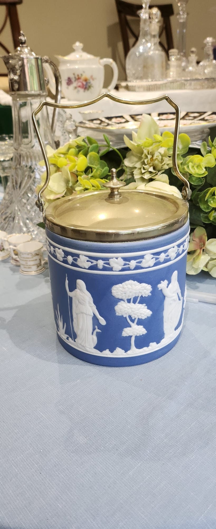Vintage blue and white biscuit barrel