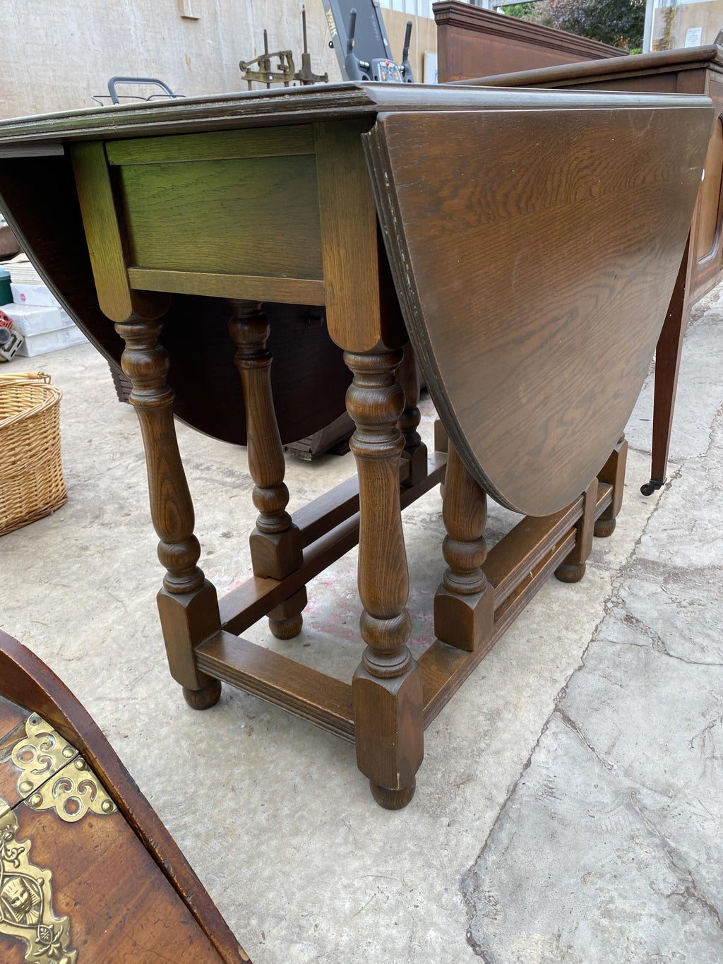 Vintage Mid 20th Century Oak Gateleg Dining Table on Turned Legs