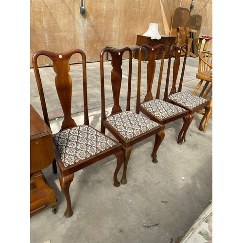 A SET OF FOUR MAHOGANY QUEEN ANNE STYLE DINING CHAIRS