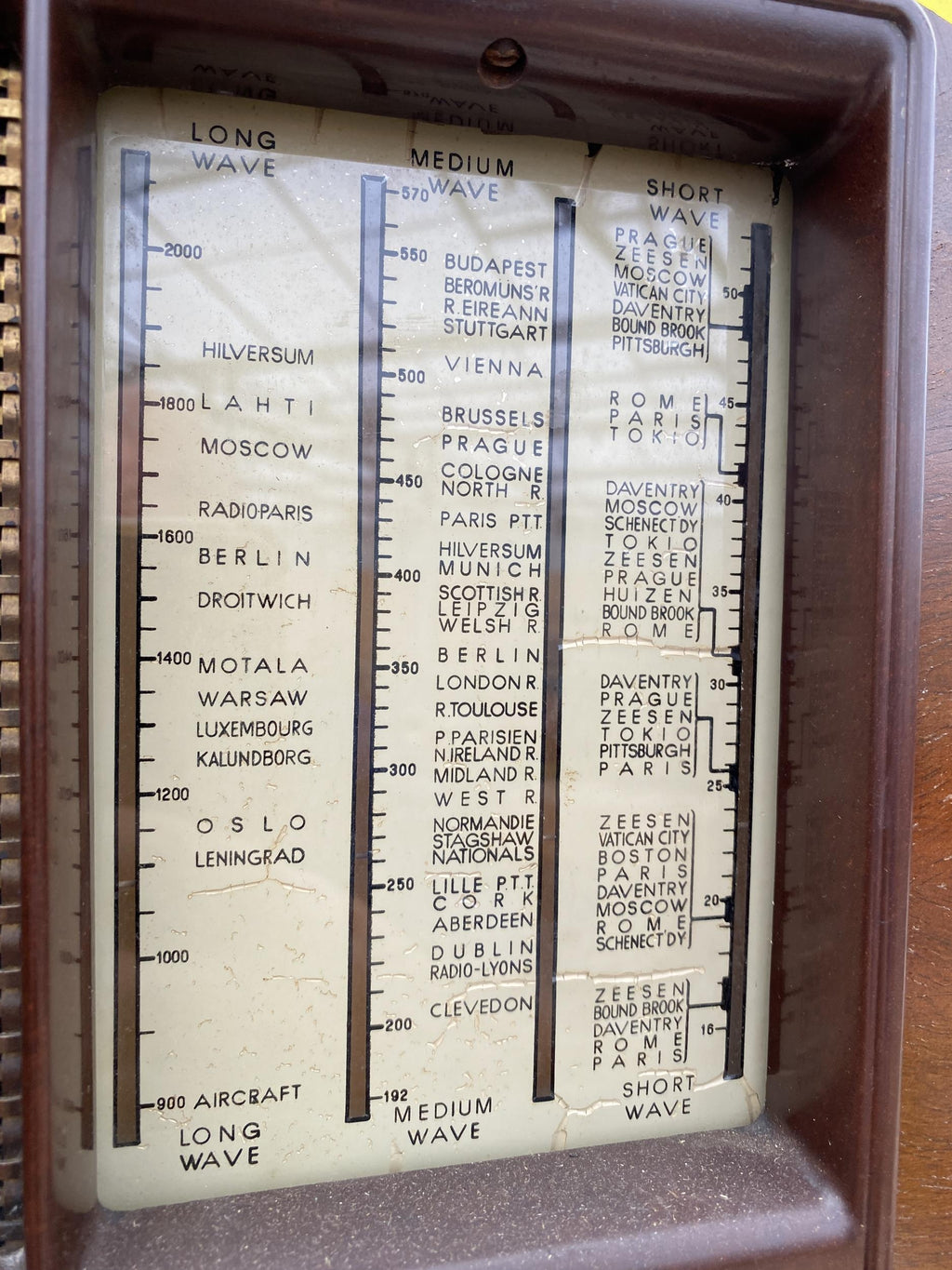 Vintage 1939 His Maters Voice Valve Radio (1104)