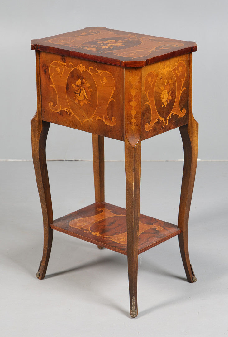 18th CENTURY LOUIS XV STYLE MARQUETRY TABLE TABLE-EN-CHIFFONIERE