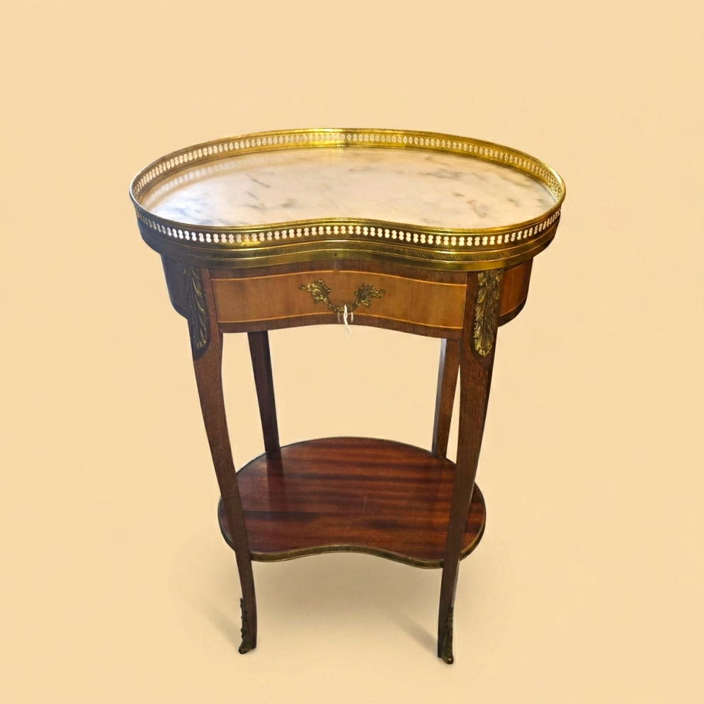 -[NEW ARRIVAL]- French-style kidney-shaped side table