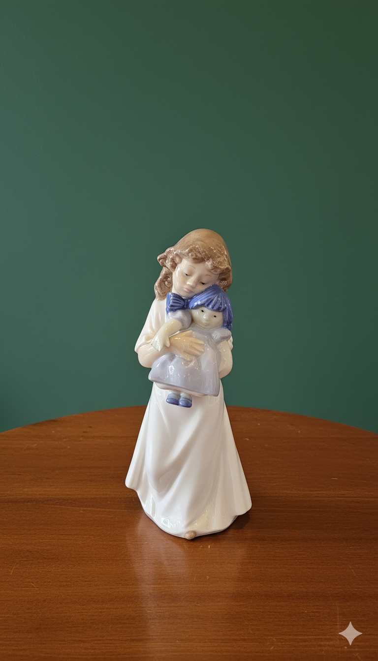 Lladro/Nao Figurine – “We’re Sleepy” Daisa 1989 - Hand Made In Spain