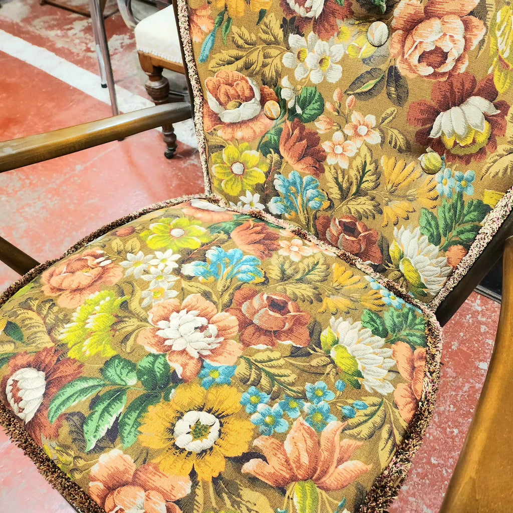 Armchairs "Windsor" by Ercol! Model 203! In excellent condition! Original cushions and webbing. The Ercol sofa has always served as a sitting area on a houseboat!