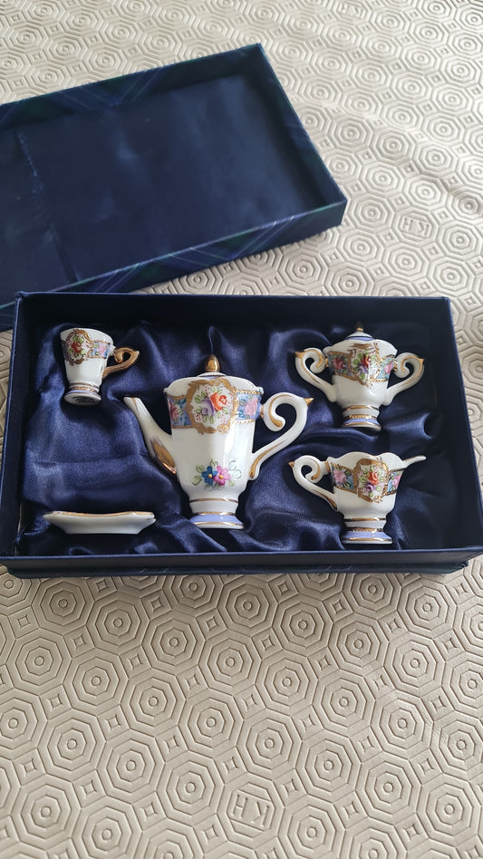 Leonardo handpainted Miniature tea set in box
