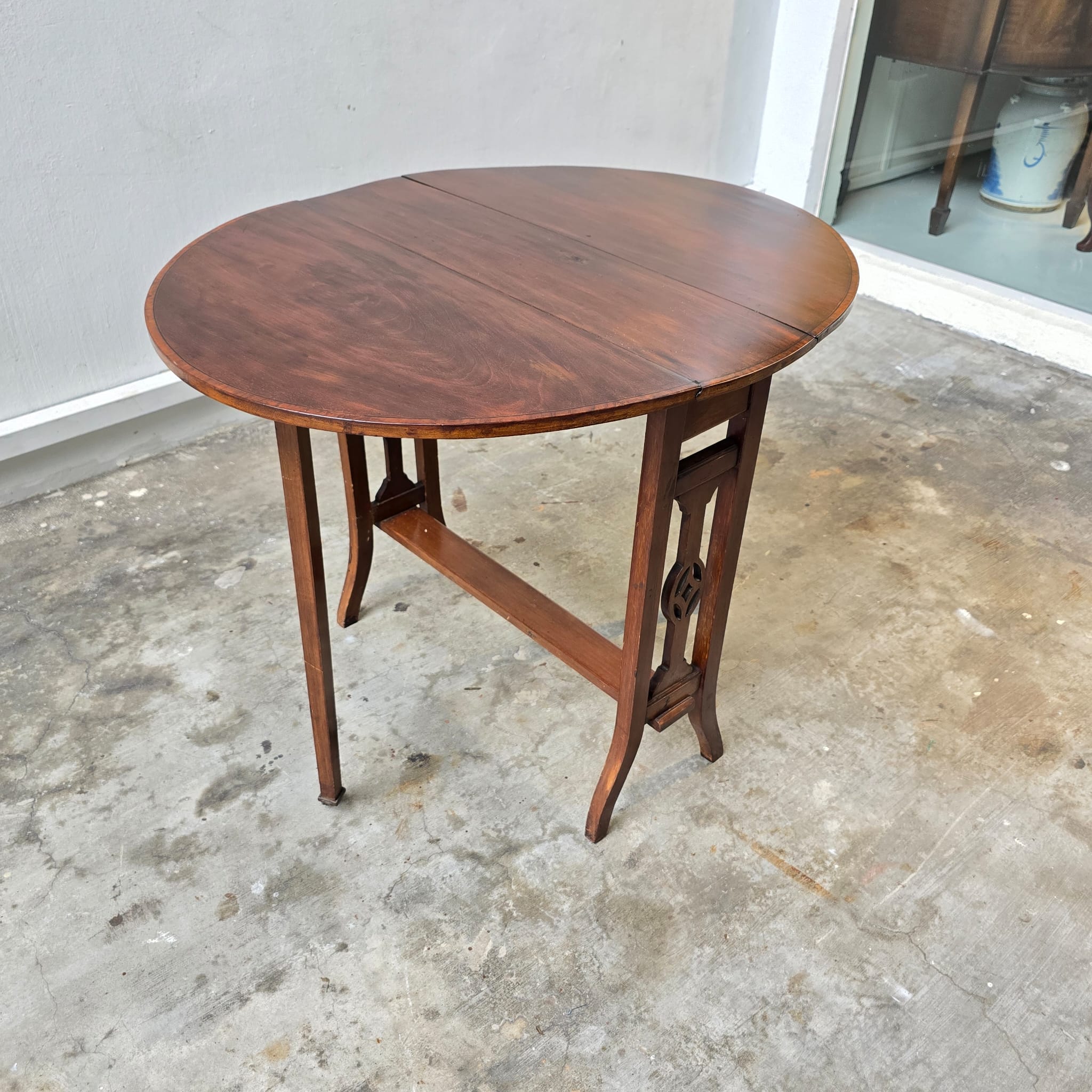 Antique Sutherland Foldable table