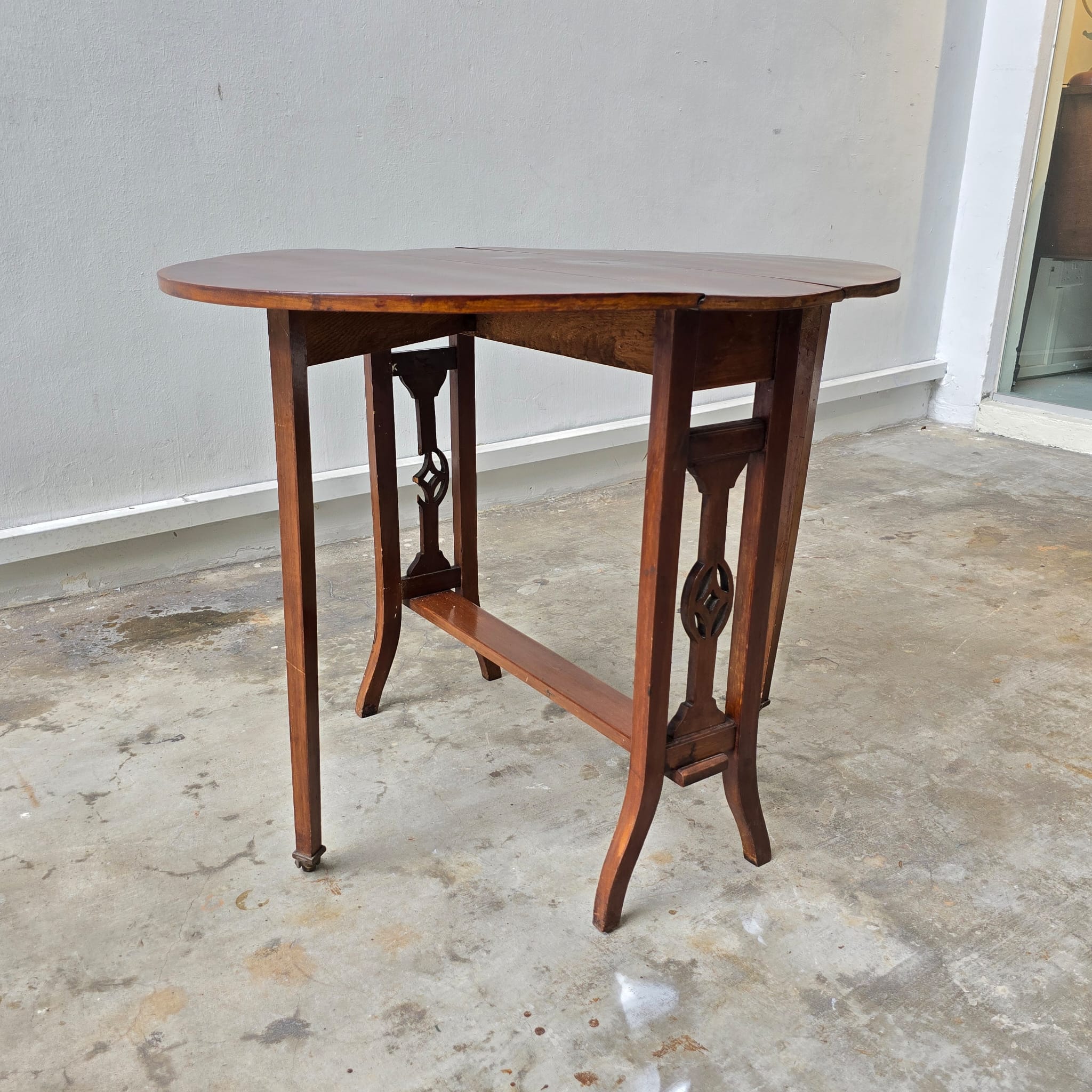 Antique Sutherland Foldable table